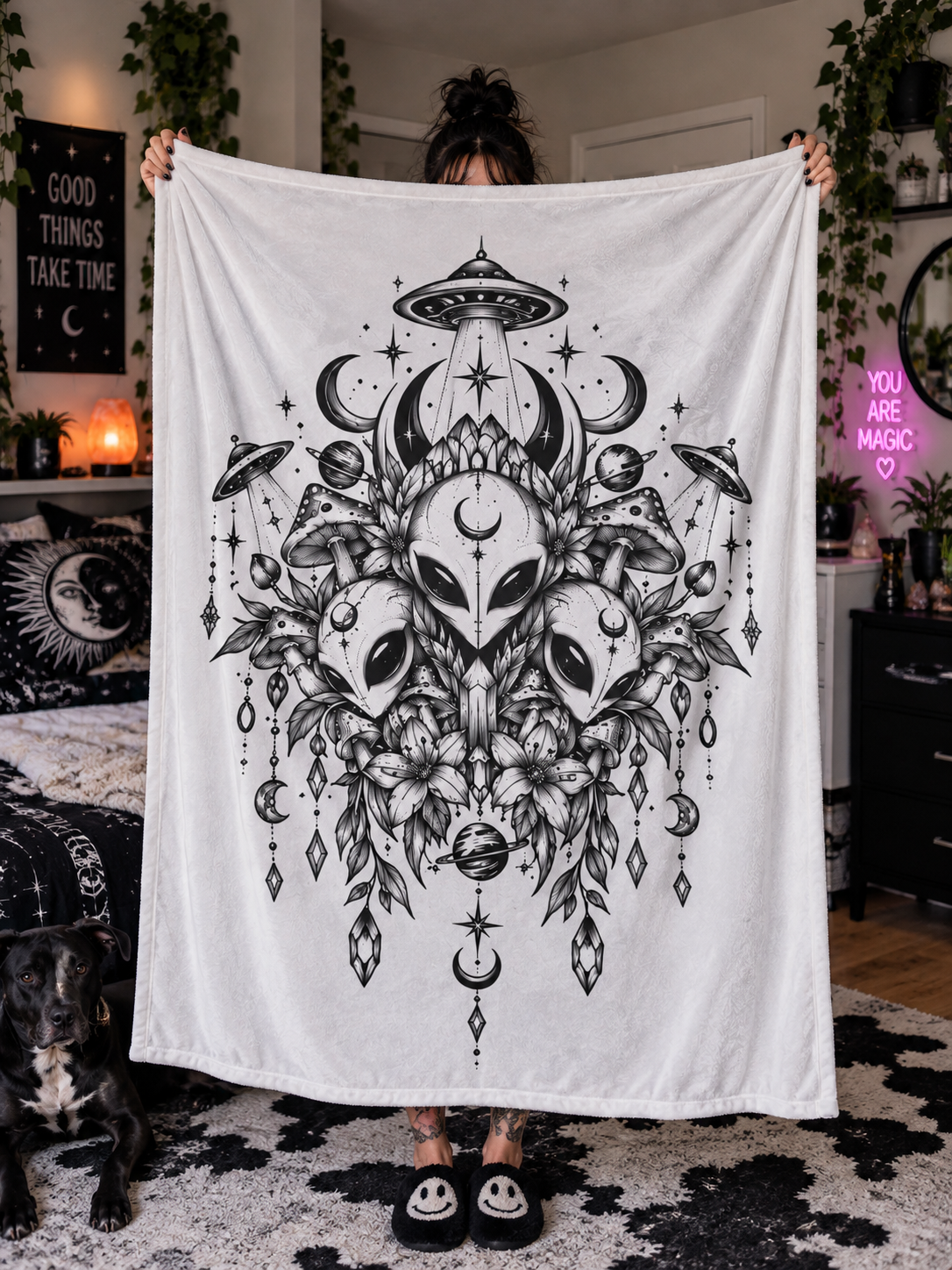 Alien Mask Mandala Velveteen Plush Blanket — Mystical UFO Floral Throw